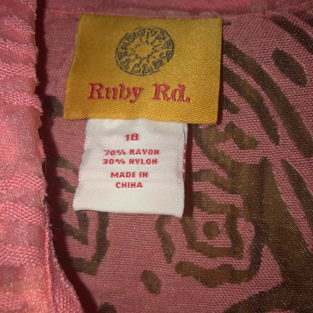 Size 18 Beautiful Ruby Rd. Top - Picture 2 of 4